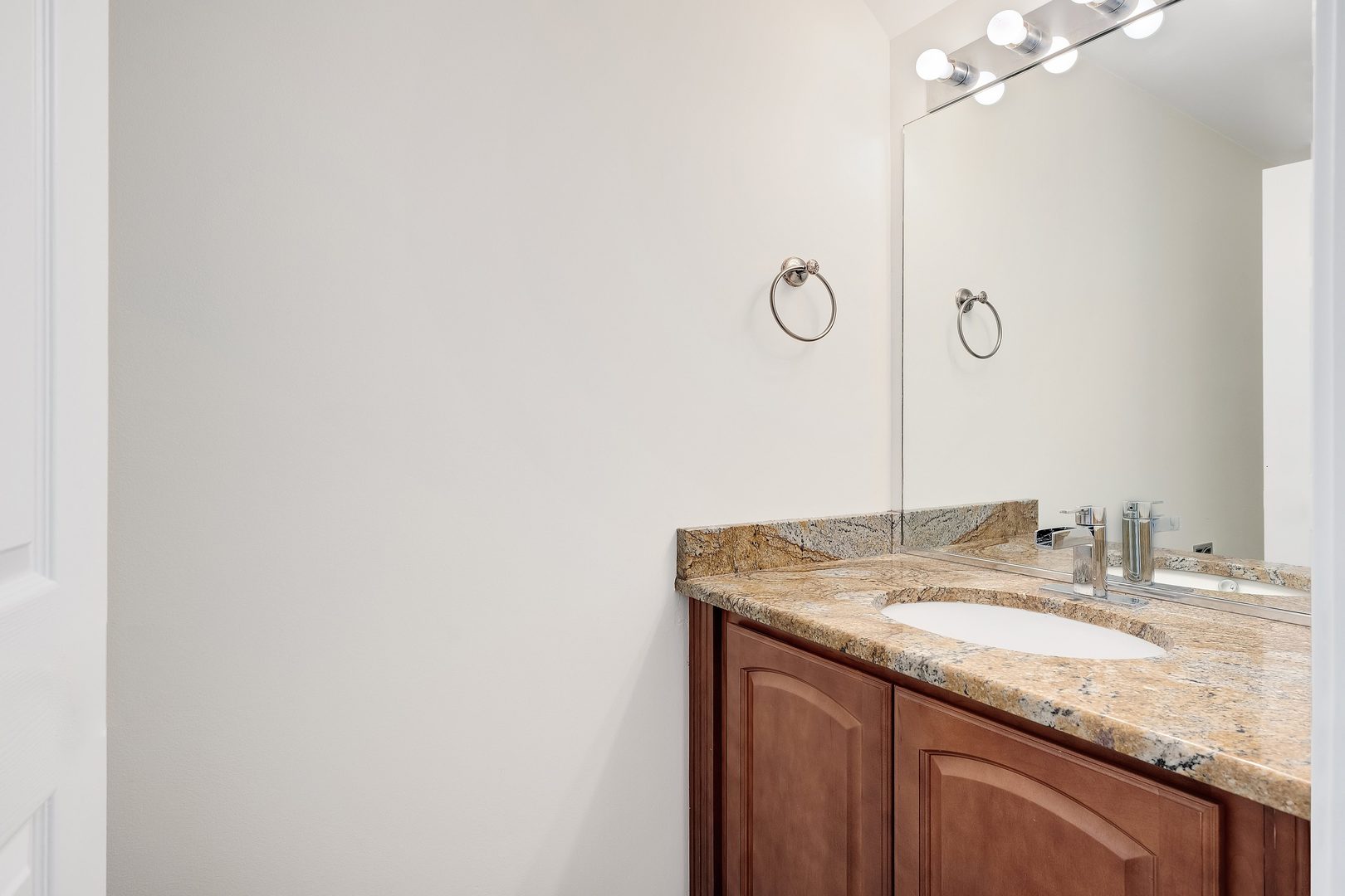 1008 E Wilson Avenue #1008, Lombard, IL 60148