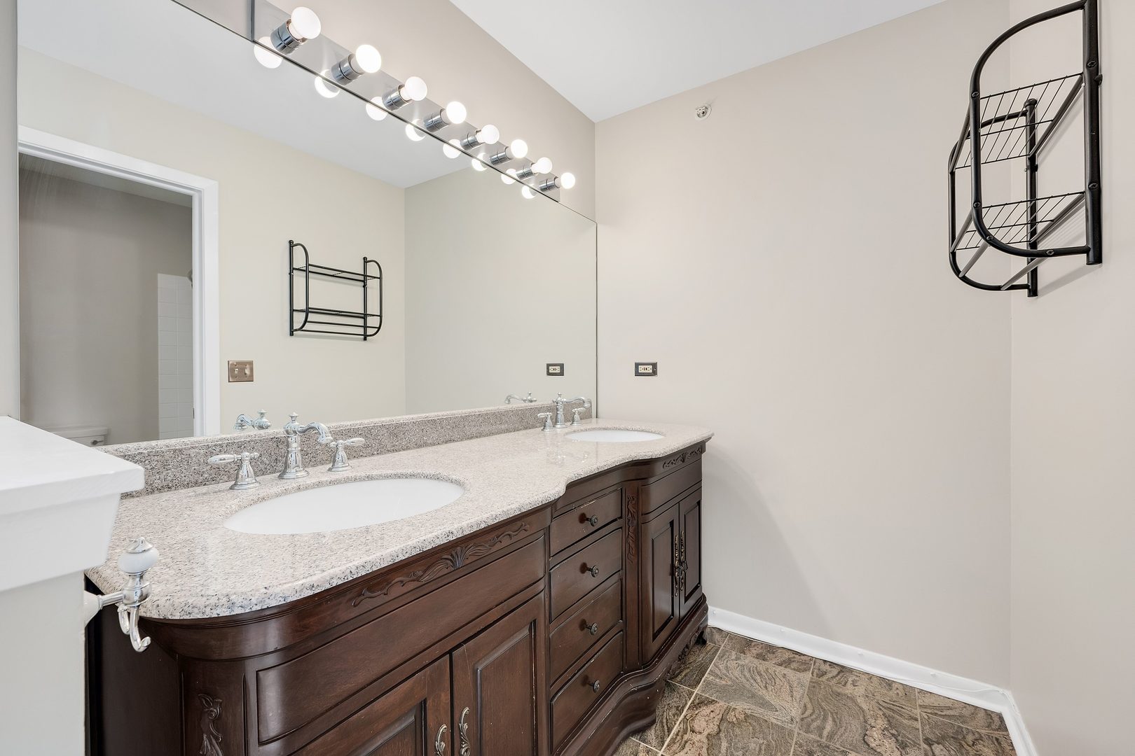 1008 E Wilson Avenue #1008, Lombard, IL 60148