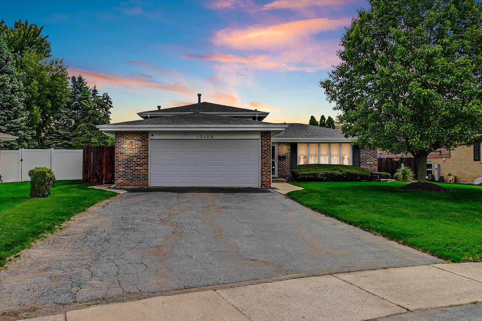 13109 Linder Avenue, Crestwood, IL 60418