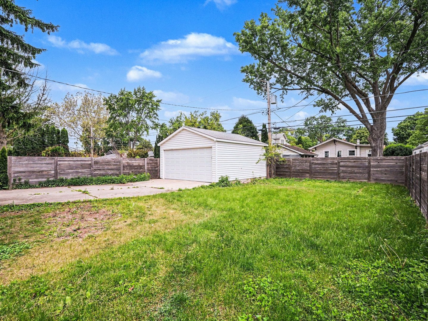 1094 Walter Avenue, Des Plaines, IL 60016
