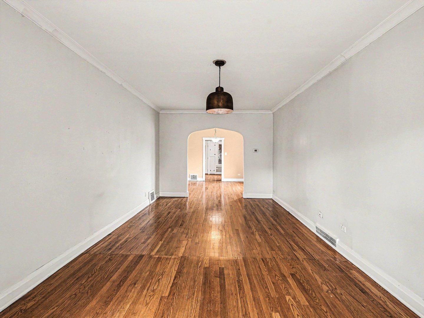 1094 Walter Avenue, Des Plaines, IL 60016