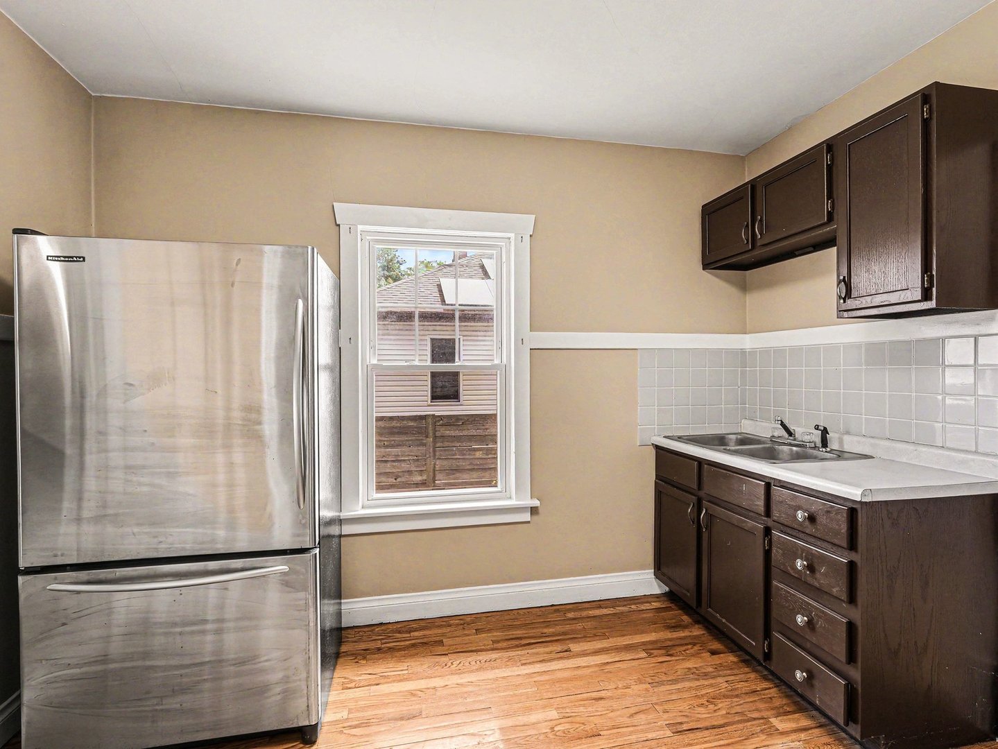 1094 Walter Avenue, Des Plaines, IL 60016