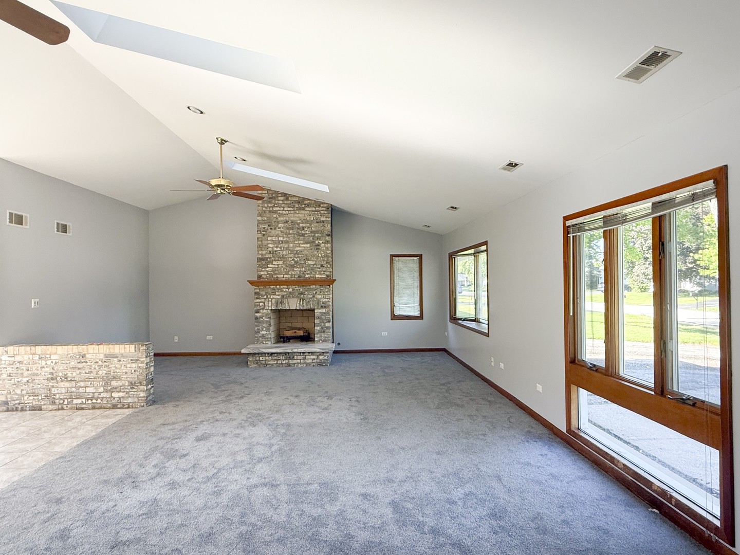 7706 WARWICK Avenue, Darien, IL 60561