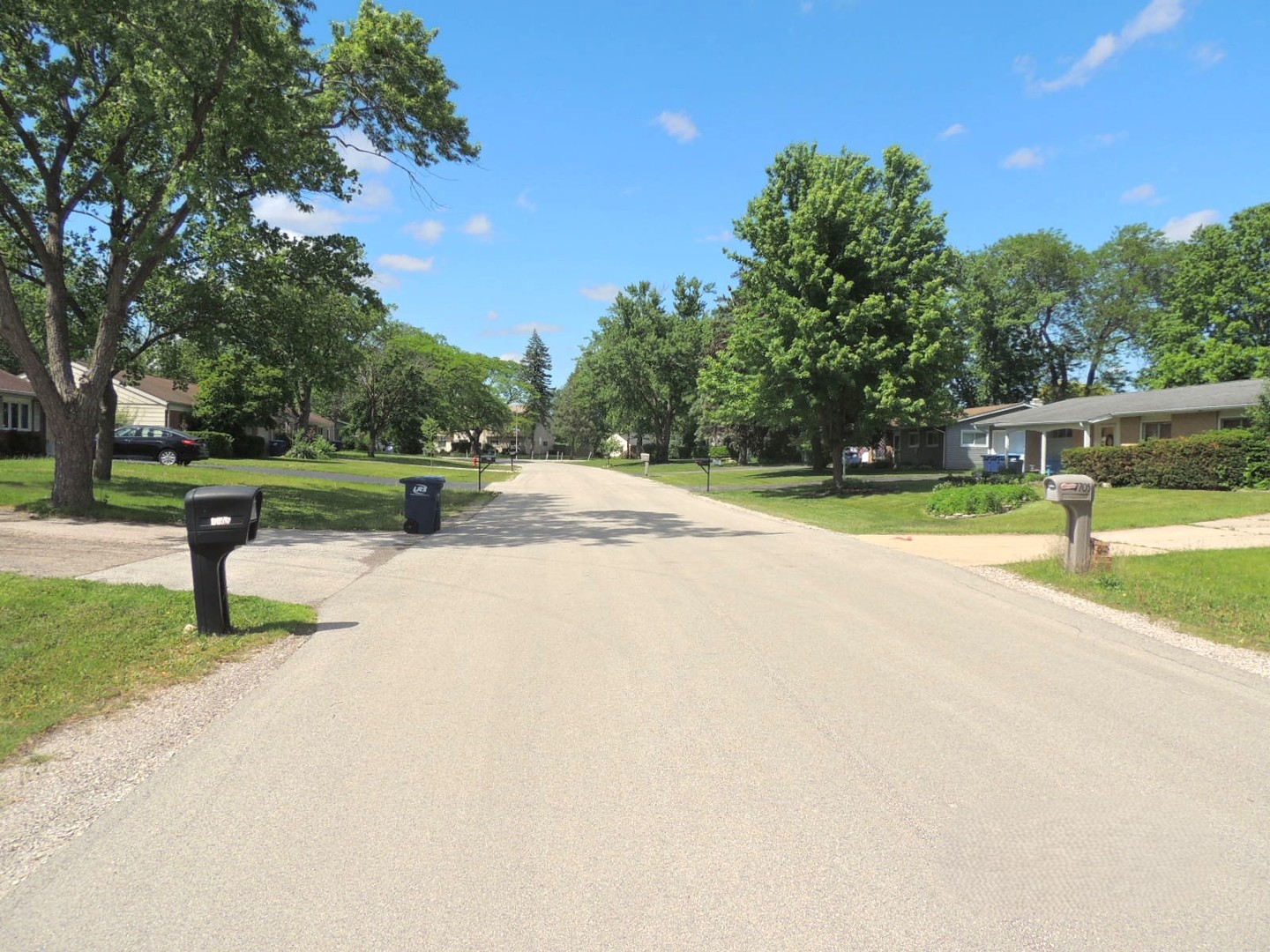 7706 WARWICK Avenue, Darien, IL 60561