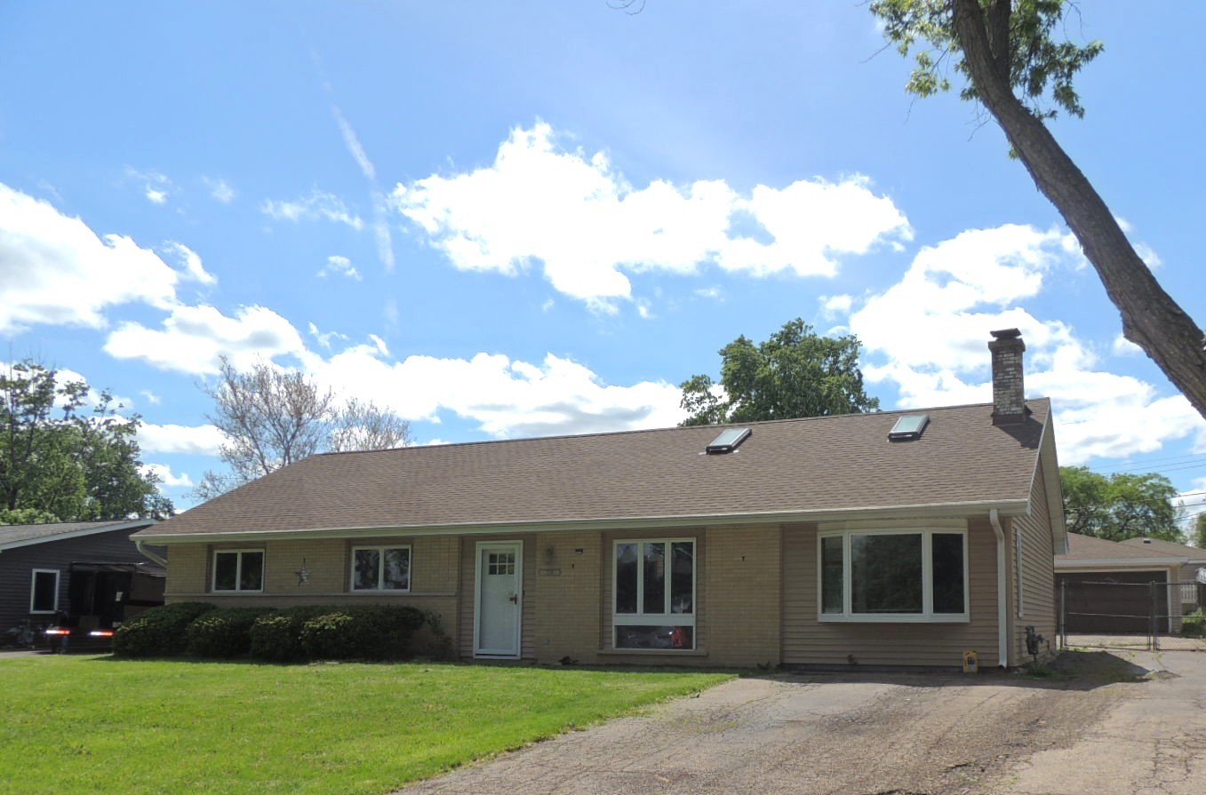 7706 WARWICK Avenue, Darien, IL 60561