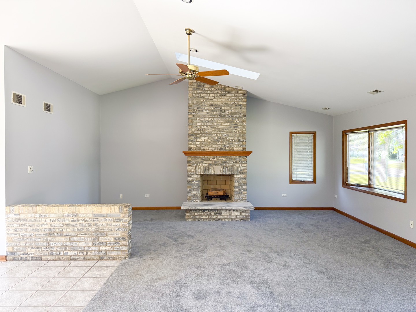 7706 WARWICK Avenue, Darien, IL 60561
