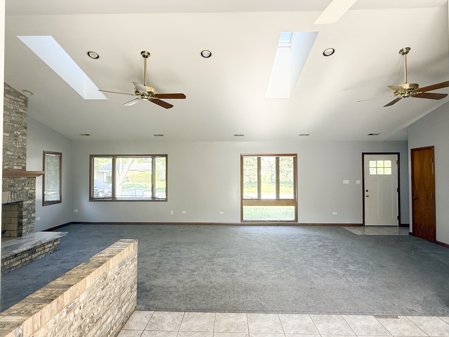 7706 WARWICK Avenue, Darien, IL 60561