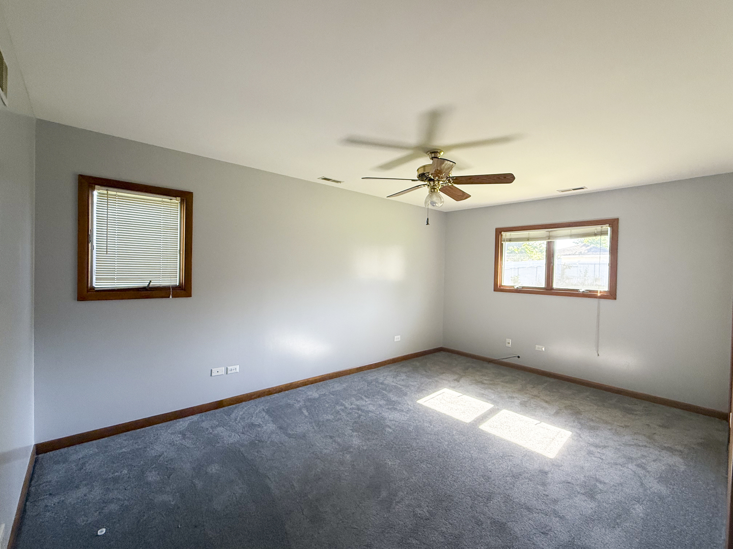 7706 WARWICK Avenue, Darien, IL 60561