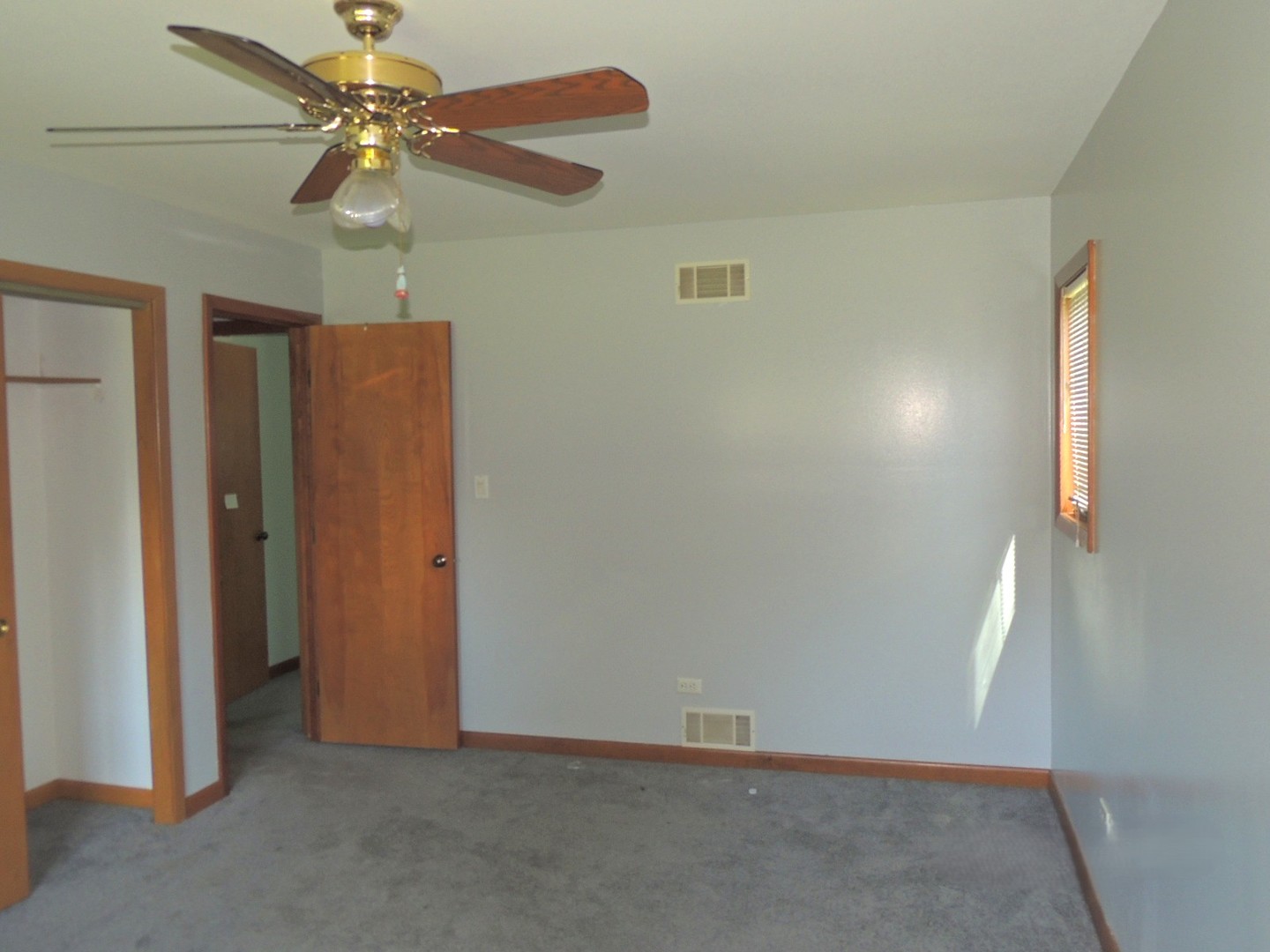 7706 WARWICK Avenue, Darien, IL 60561