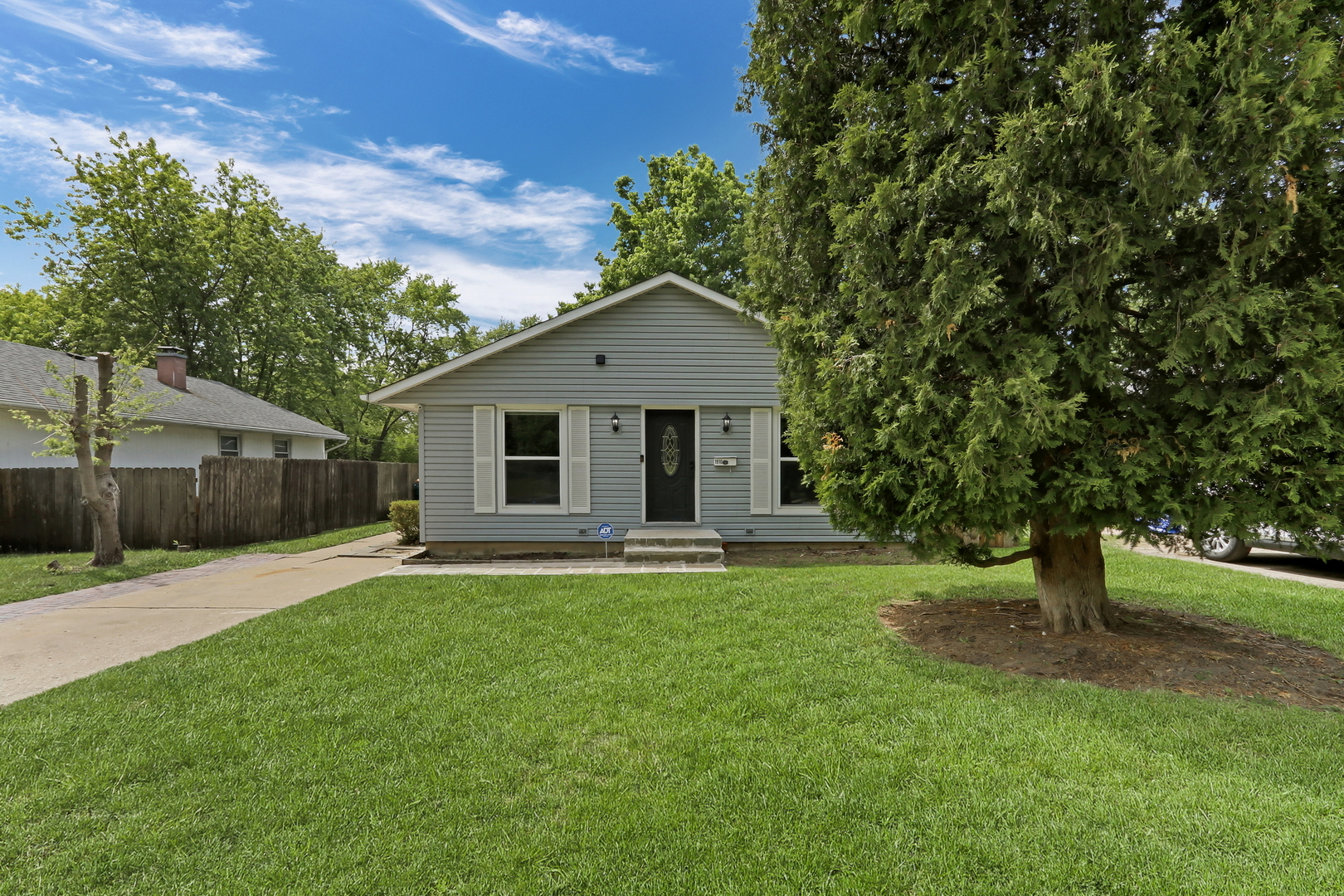 1910 Gabriel Avenue, Zion, IL 60099