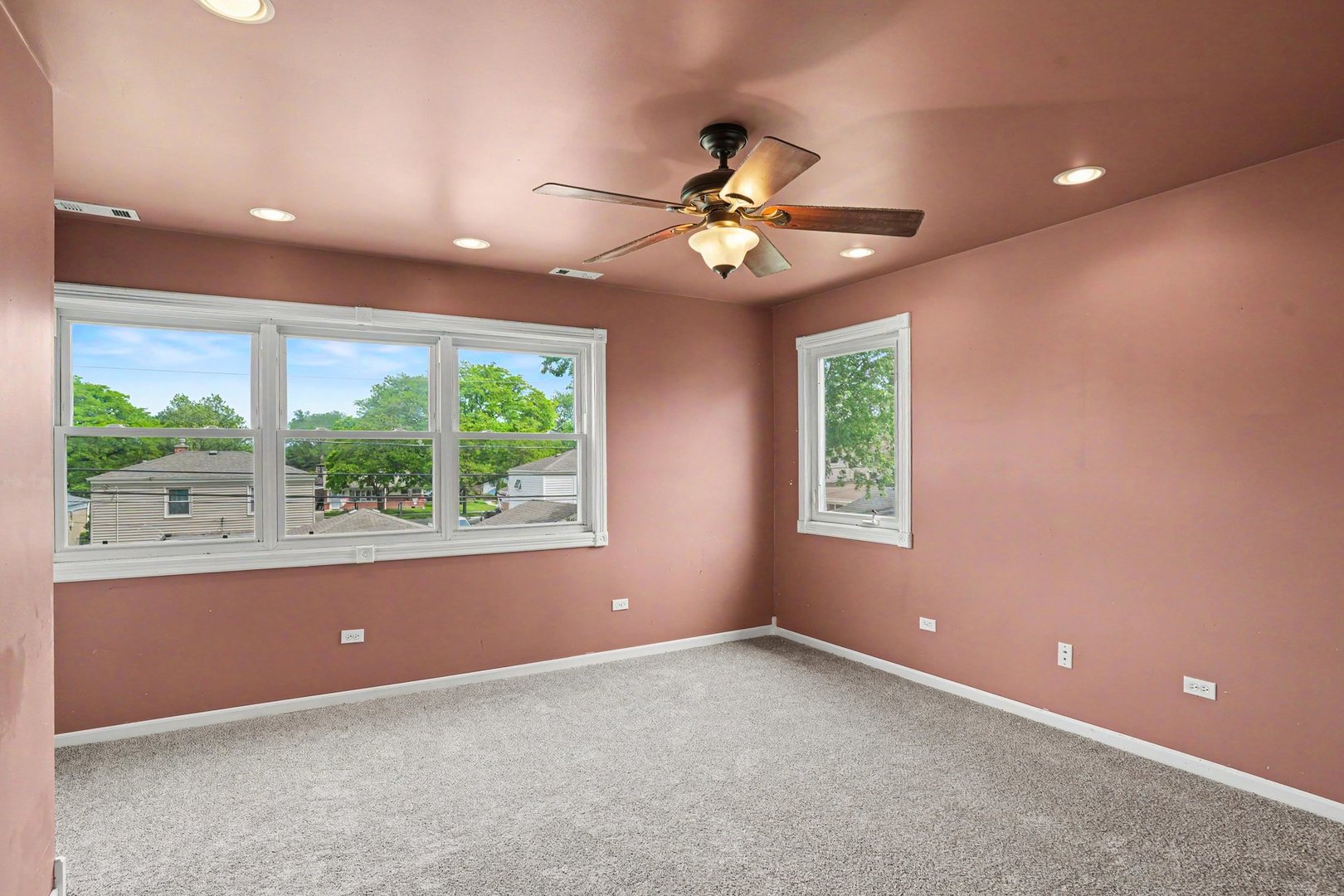 8243 N Ozanam Avenue, Niles, IL 60714
