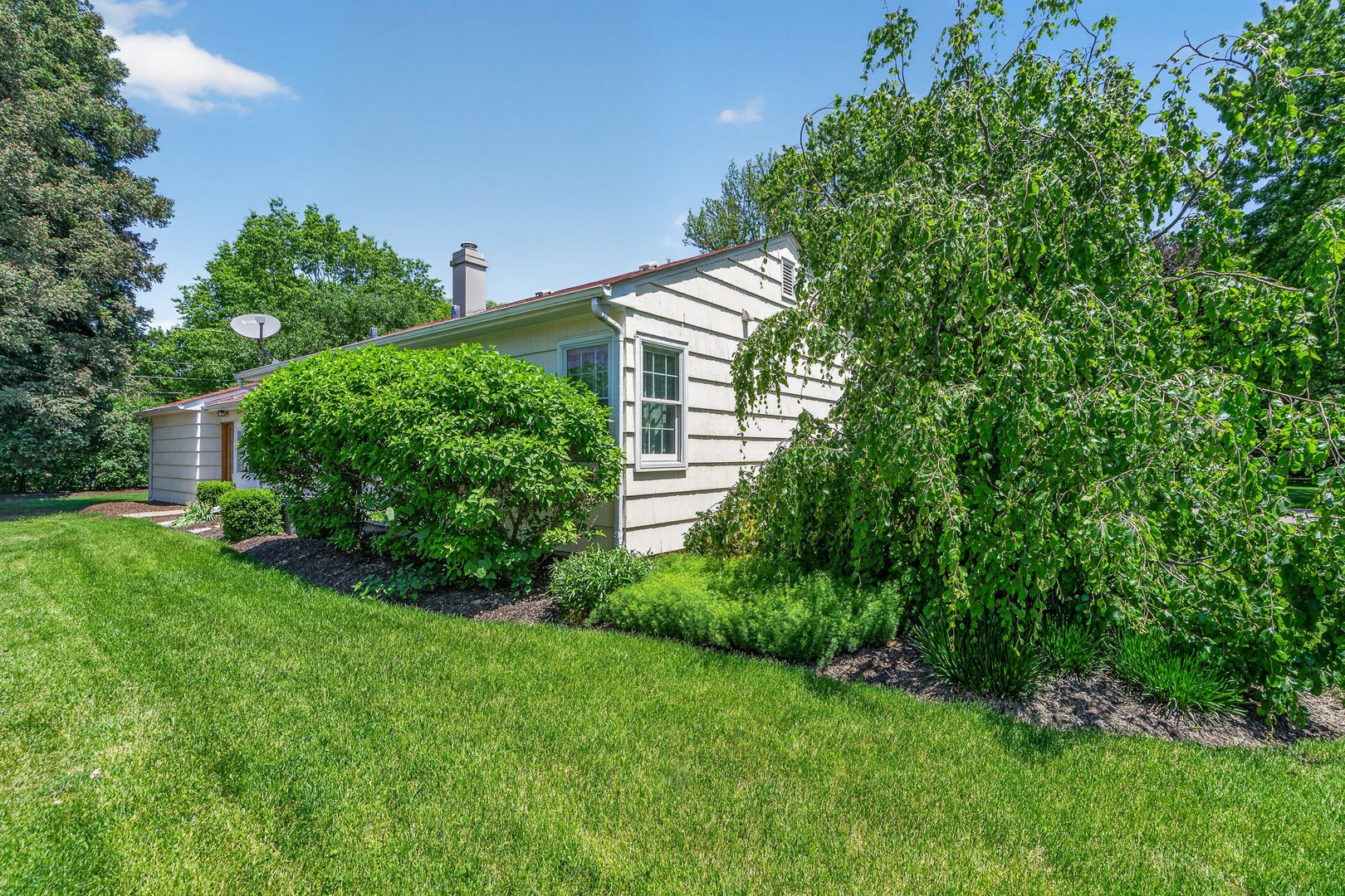 69 Central Avenue, Aurora, IL 60506