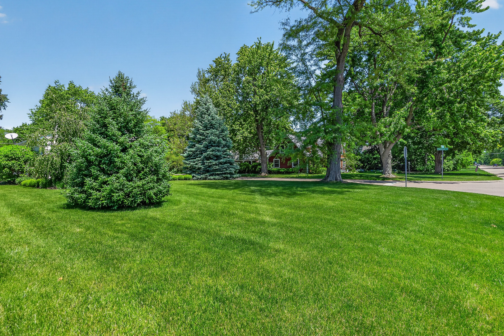 69 Central Avenue, Aurora, IL 60506
