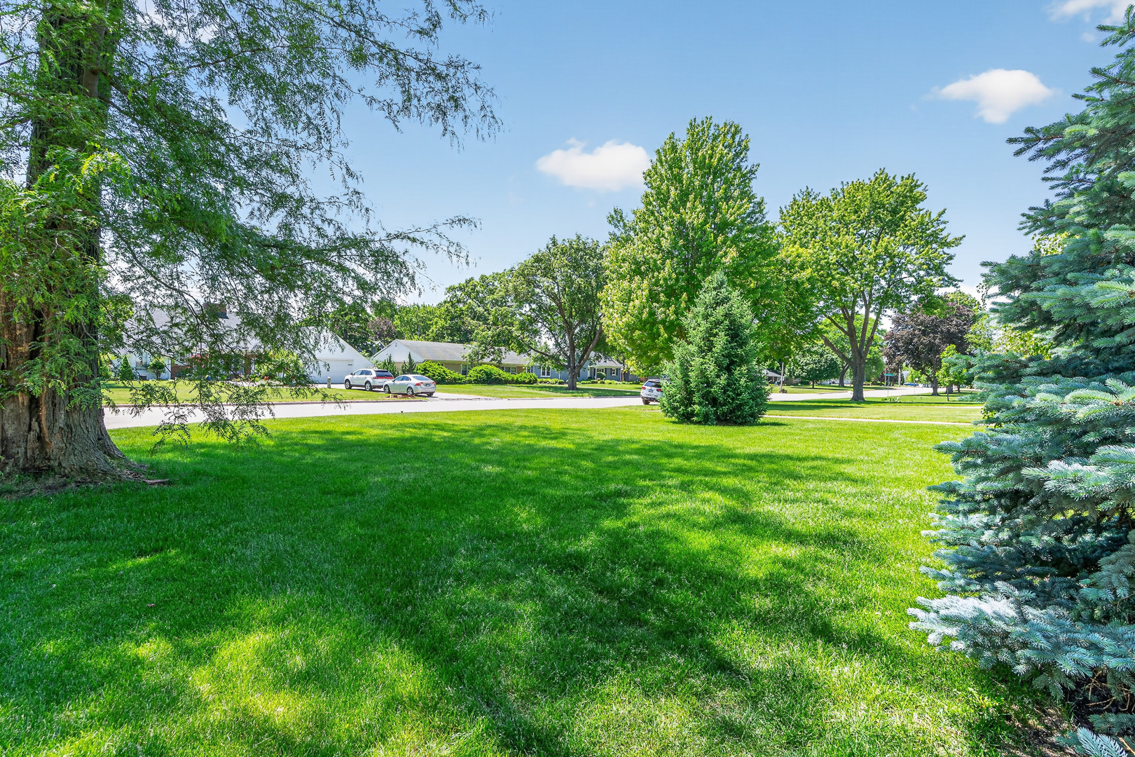 69 Central Avenue, Aurora, IL 60506