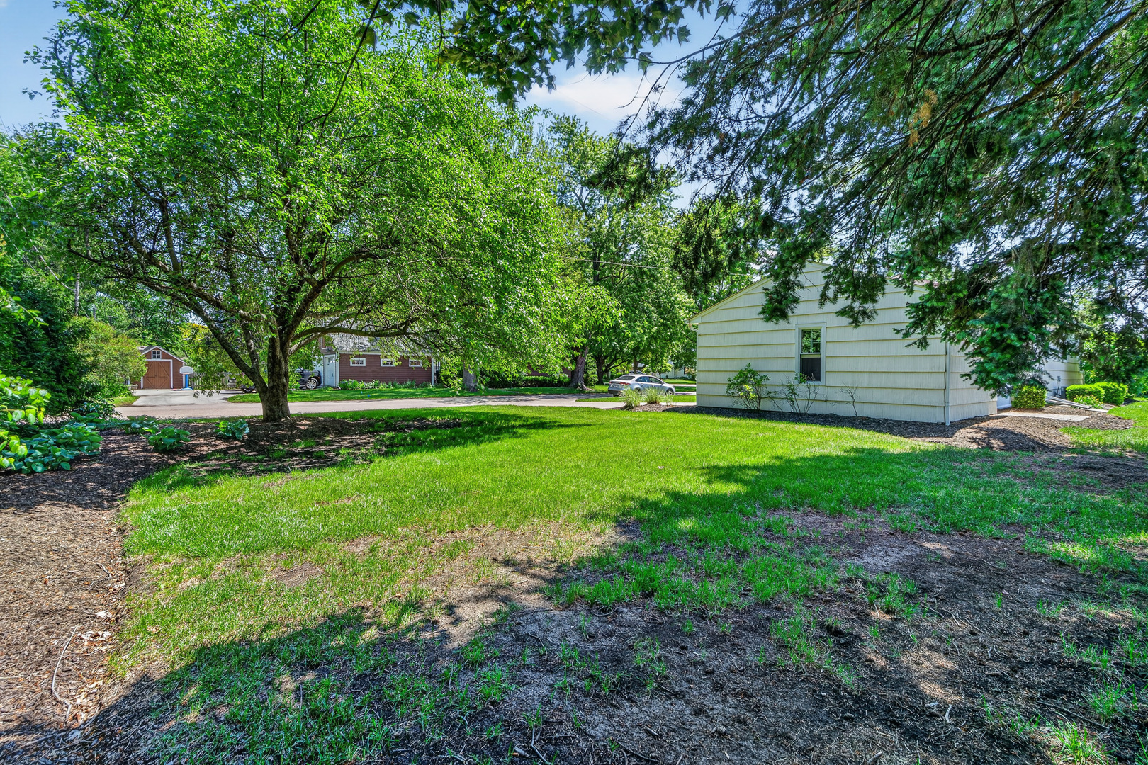 69 Central Avenue, Aurora, IL 60506