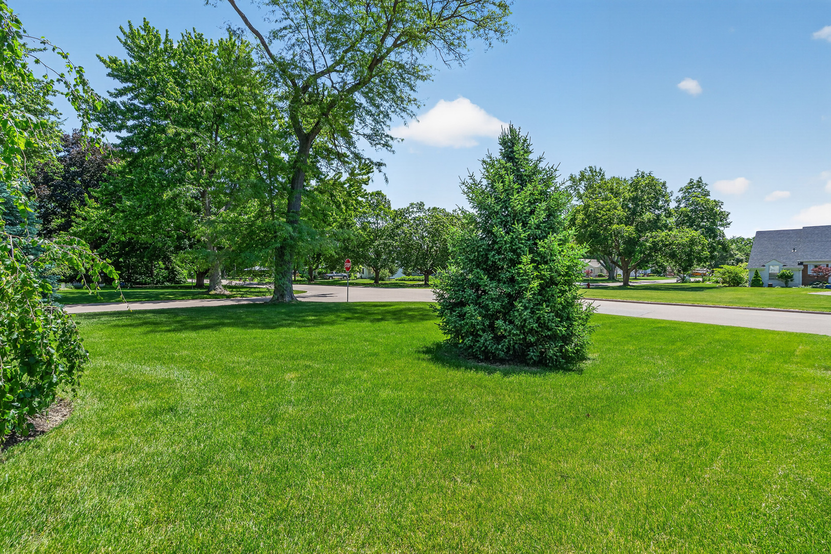 69 Central Avenue, Aurora, IL 60506