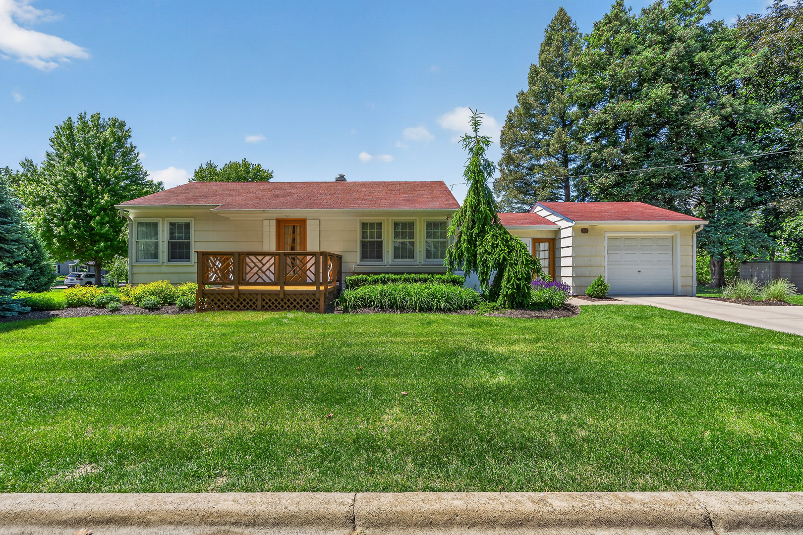 69 Central Avenue, Aurora, IL 60506