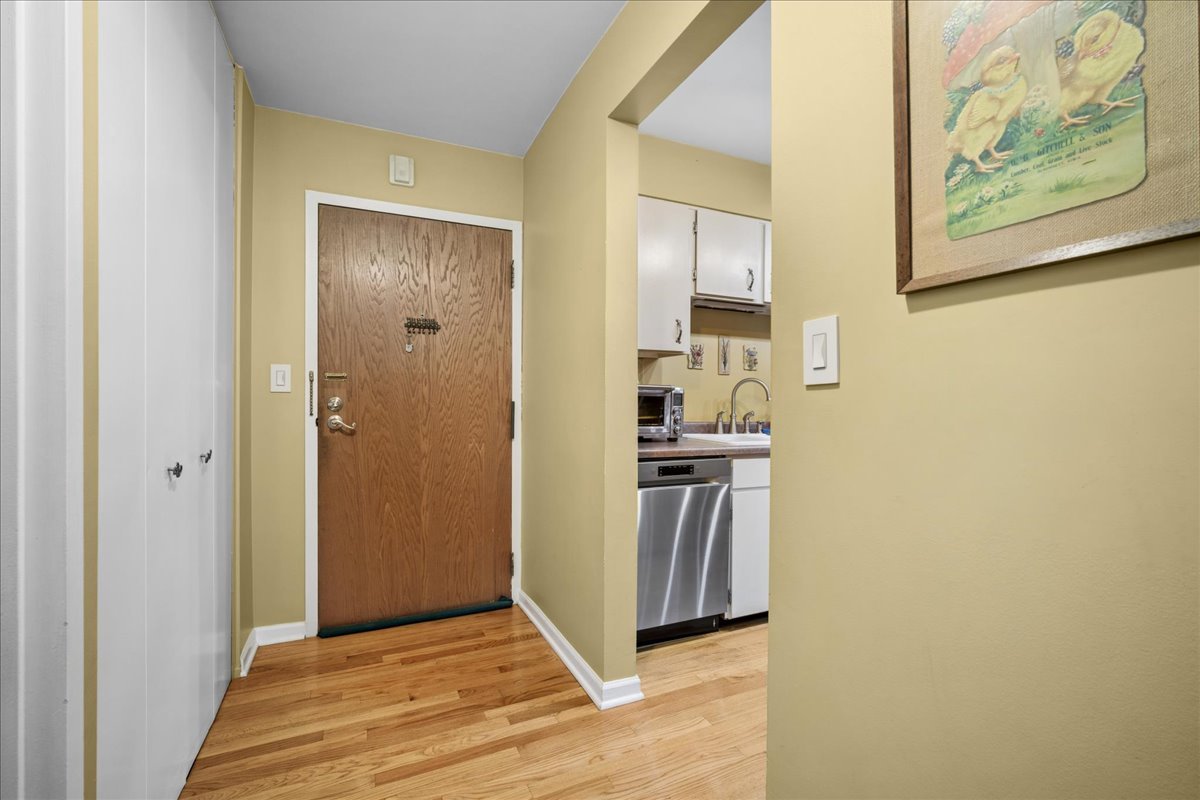 1515 E Central Road #462B, Arlington Heights, IL 60005