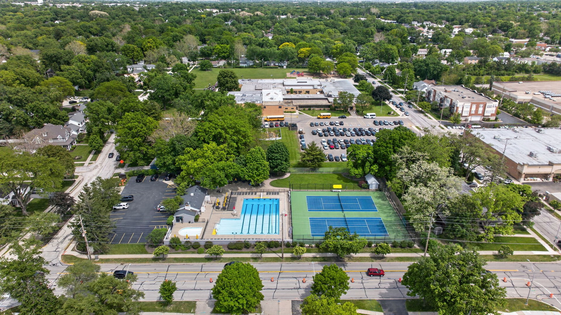 305 Tanglewood Lane, Naperville, IL 60563