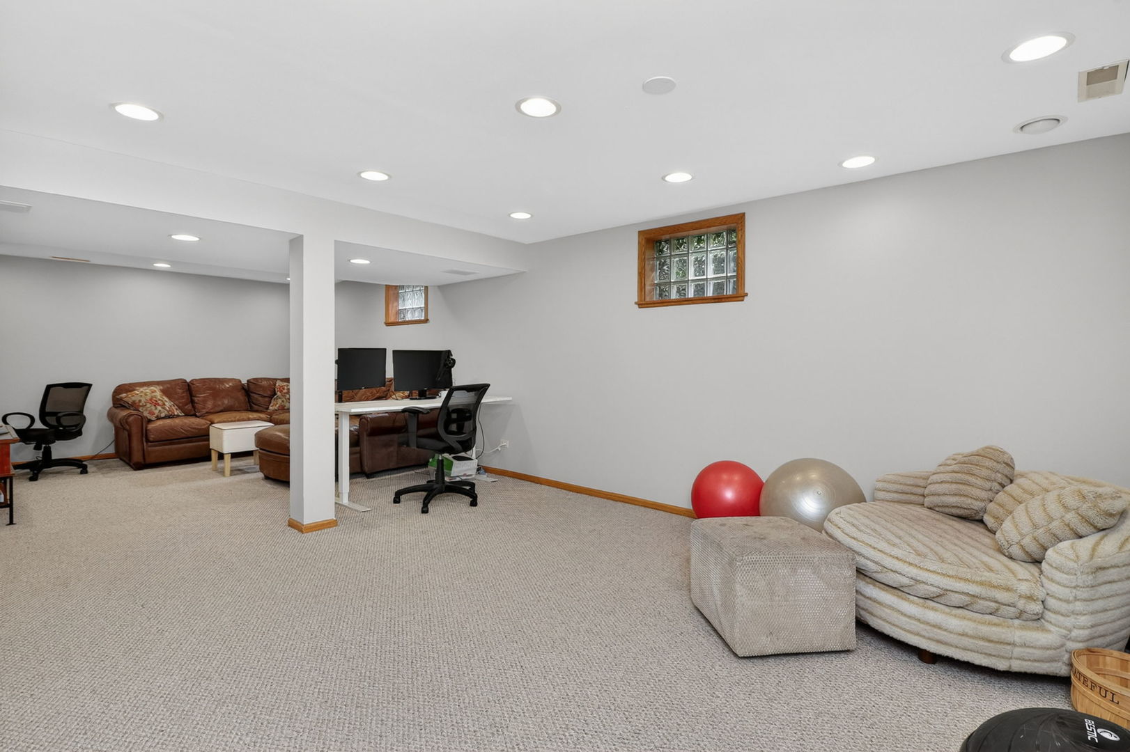 305 Tanglewood Lane, Naperville, IL 60563