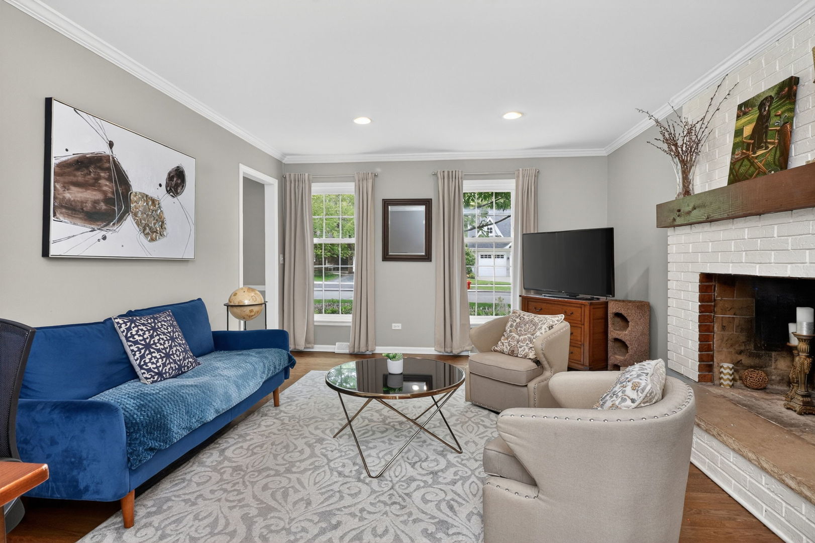 305 Tanglewood Lane, Naperville, IL 60563