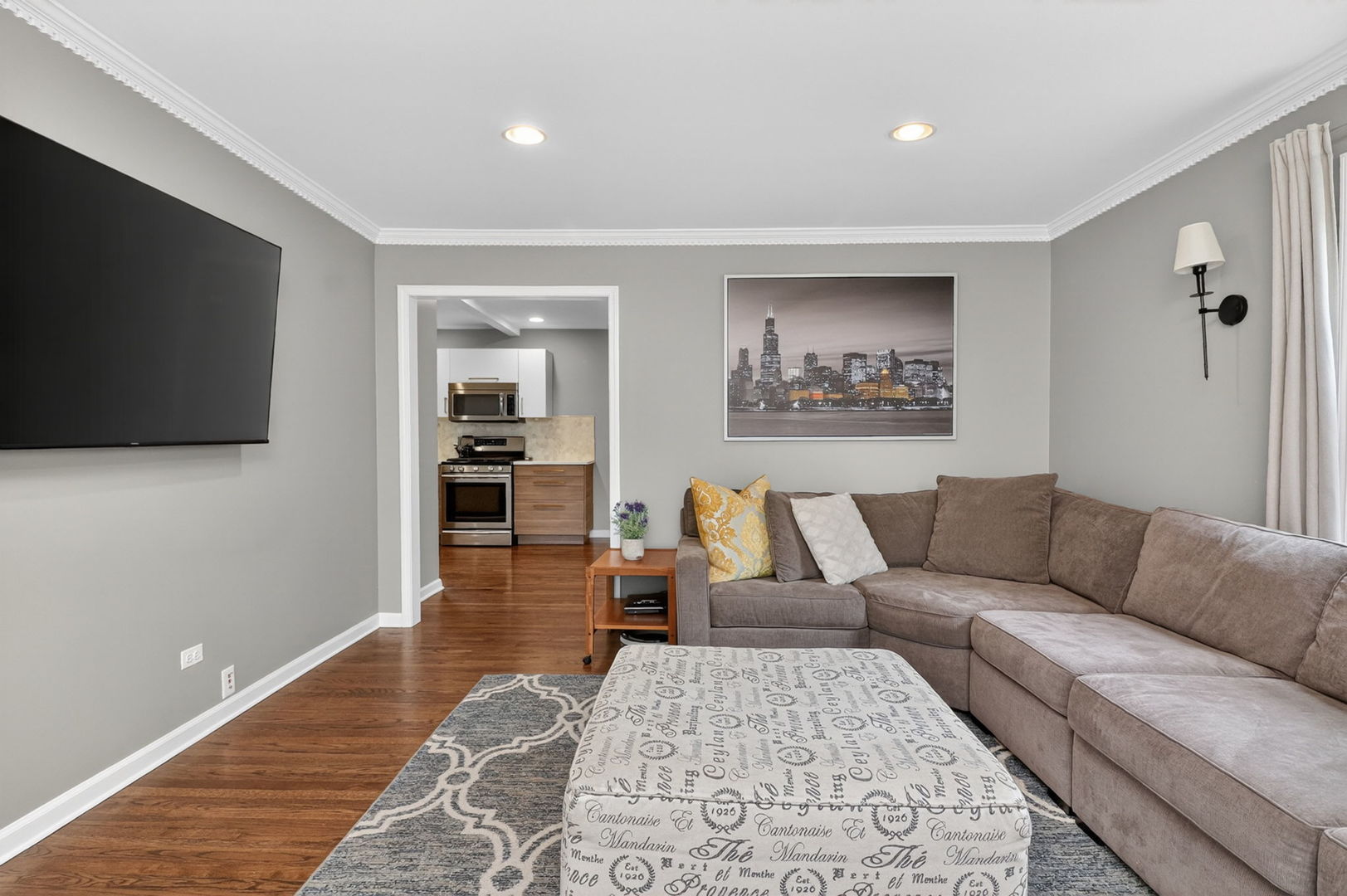 305 Tanglewood Lane, Naperville, IL 60563
