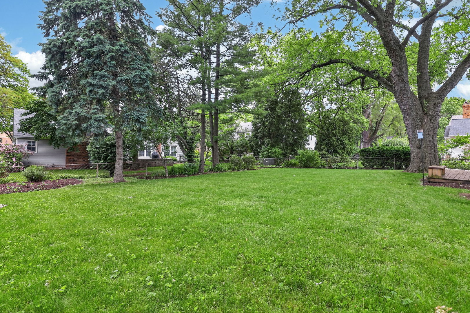 305 Tanglewood Lane, Naperville, IL 60563