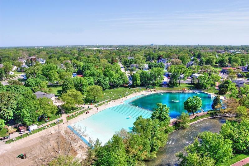 305 Tanglewood Lane, Naperville, IL 60563