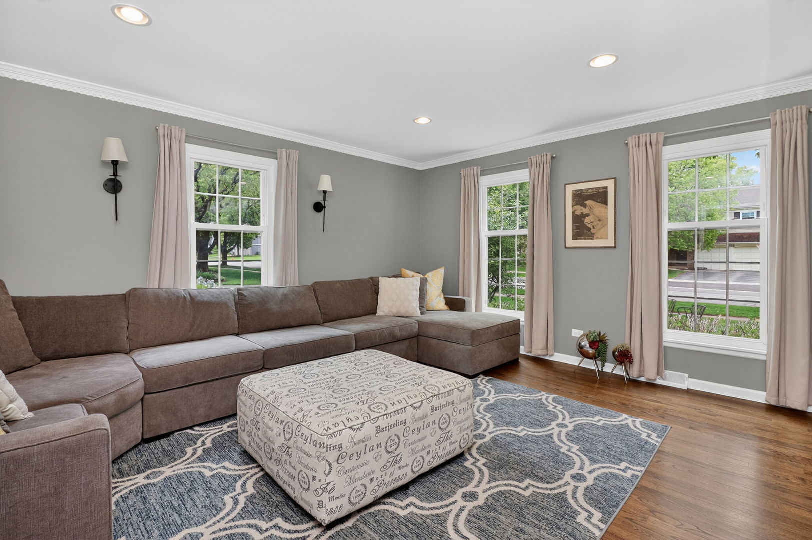305 Tanglewood Lane, Naperville, IL 60563