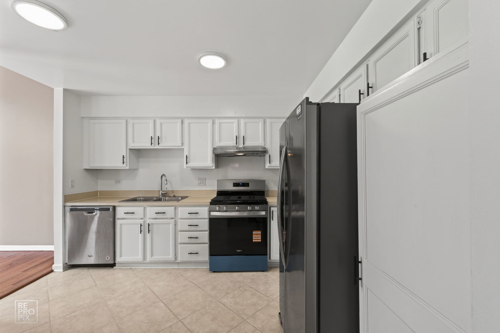 1008 Rockport Drive #1008, Carol Stream, IL 60188