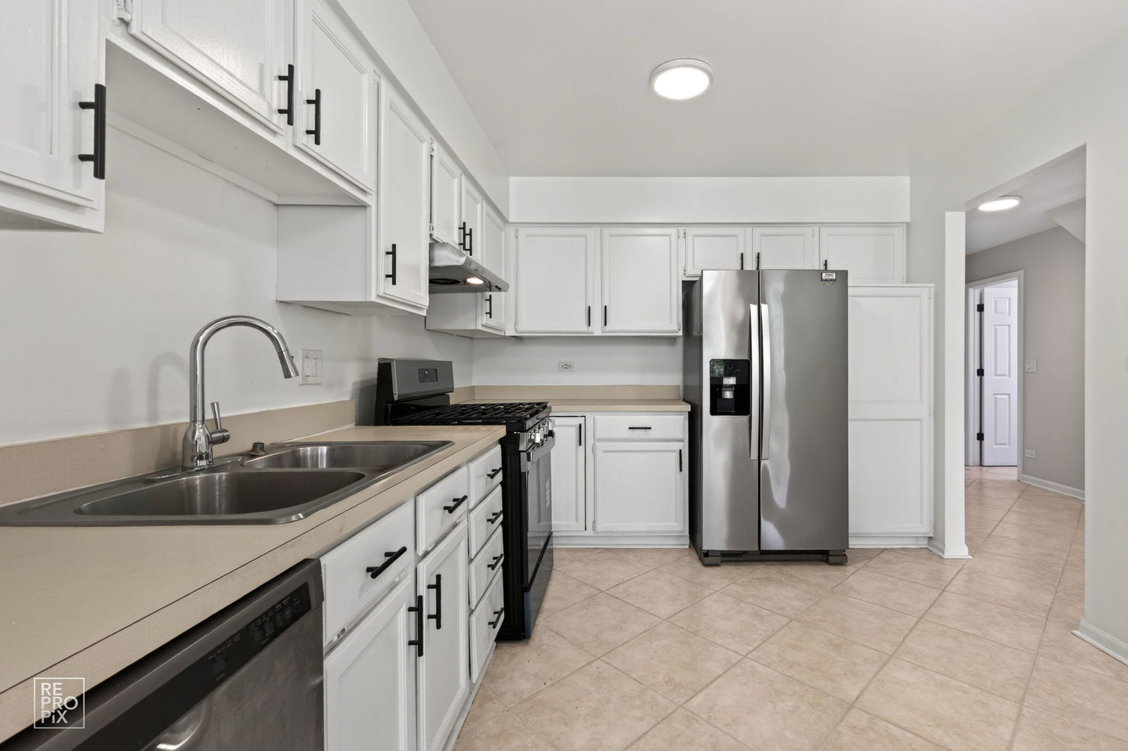 1008 Rockport Drive #1008, Carol Stream, IL 60188