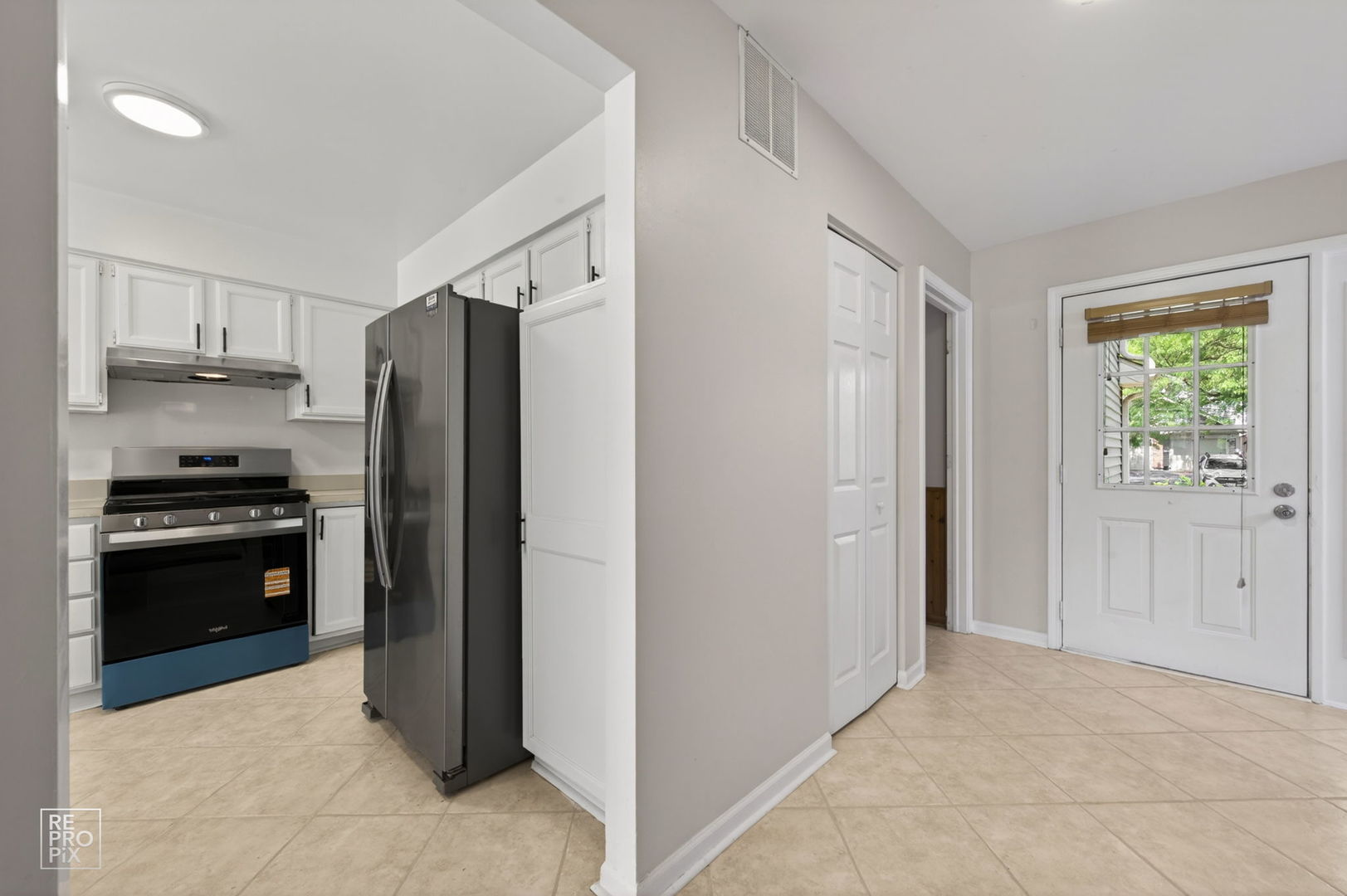 1008 Rockport Drive #1008, Carol Stream, IL 60188