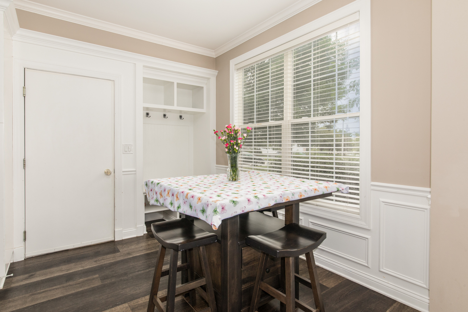 1920 Golden Gate Lane #1920, Naperville, IL 60563