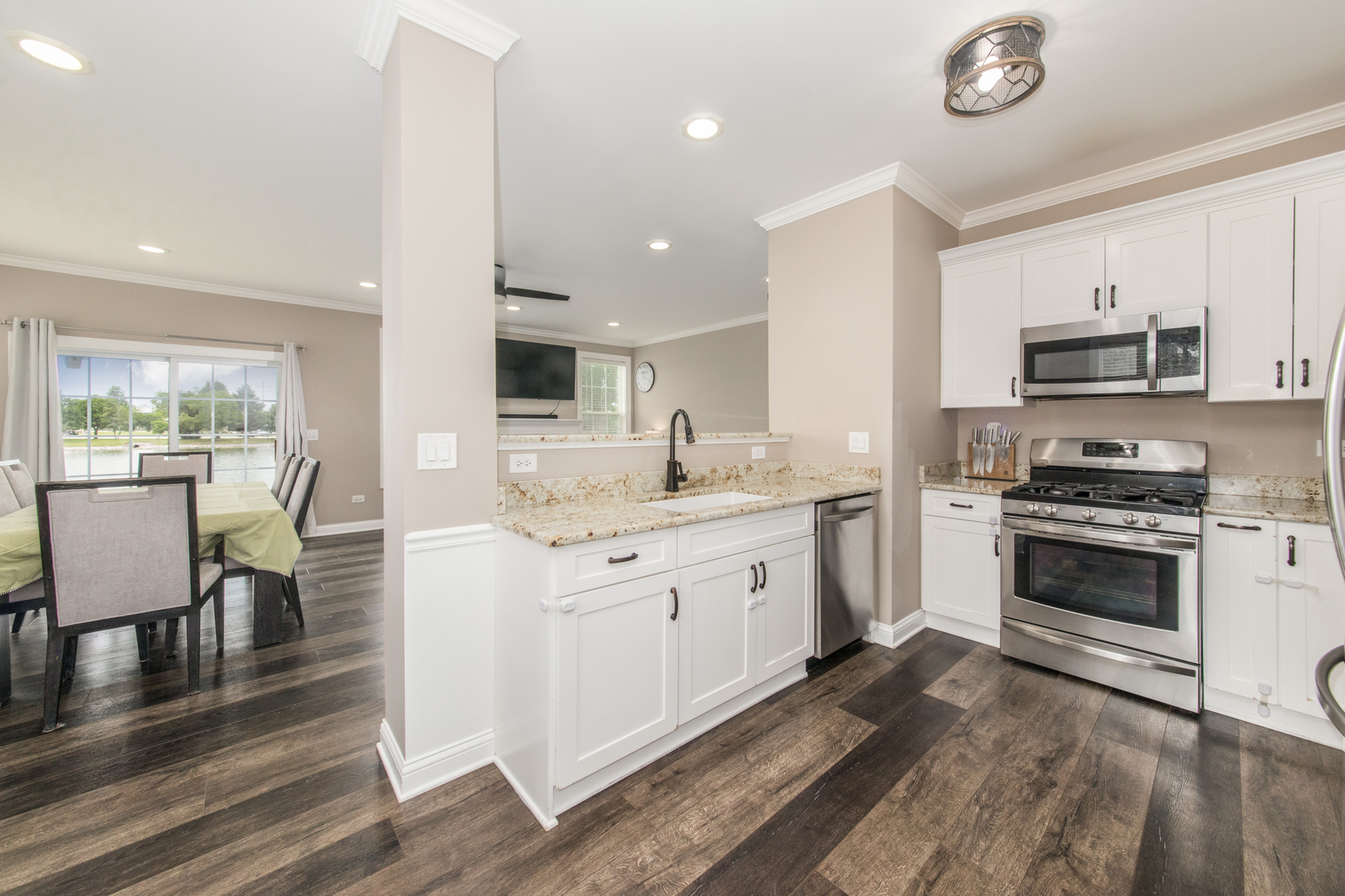 1920 Golden Gate Lane #1920, Naperville, IL 60563