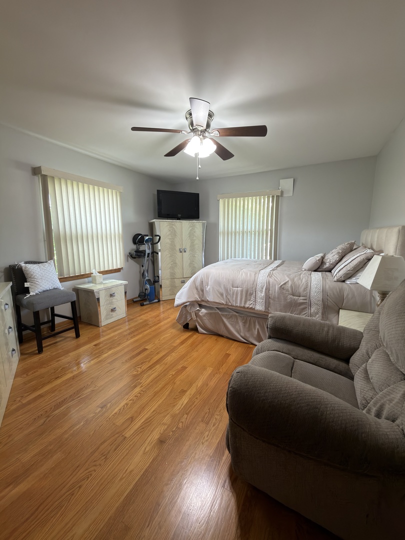 1547 Balmoral Avenue, Westchester, IL 60154