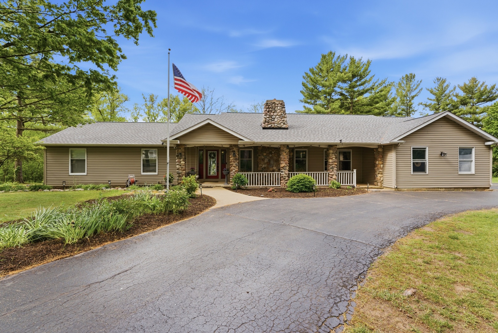 14103 Westwood Trail, Woodstock, IL 60098
