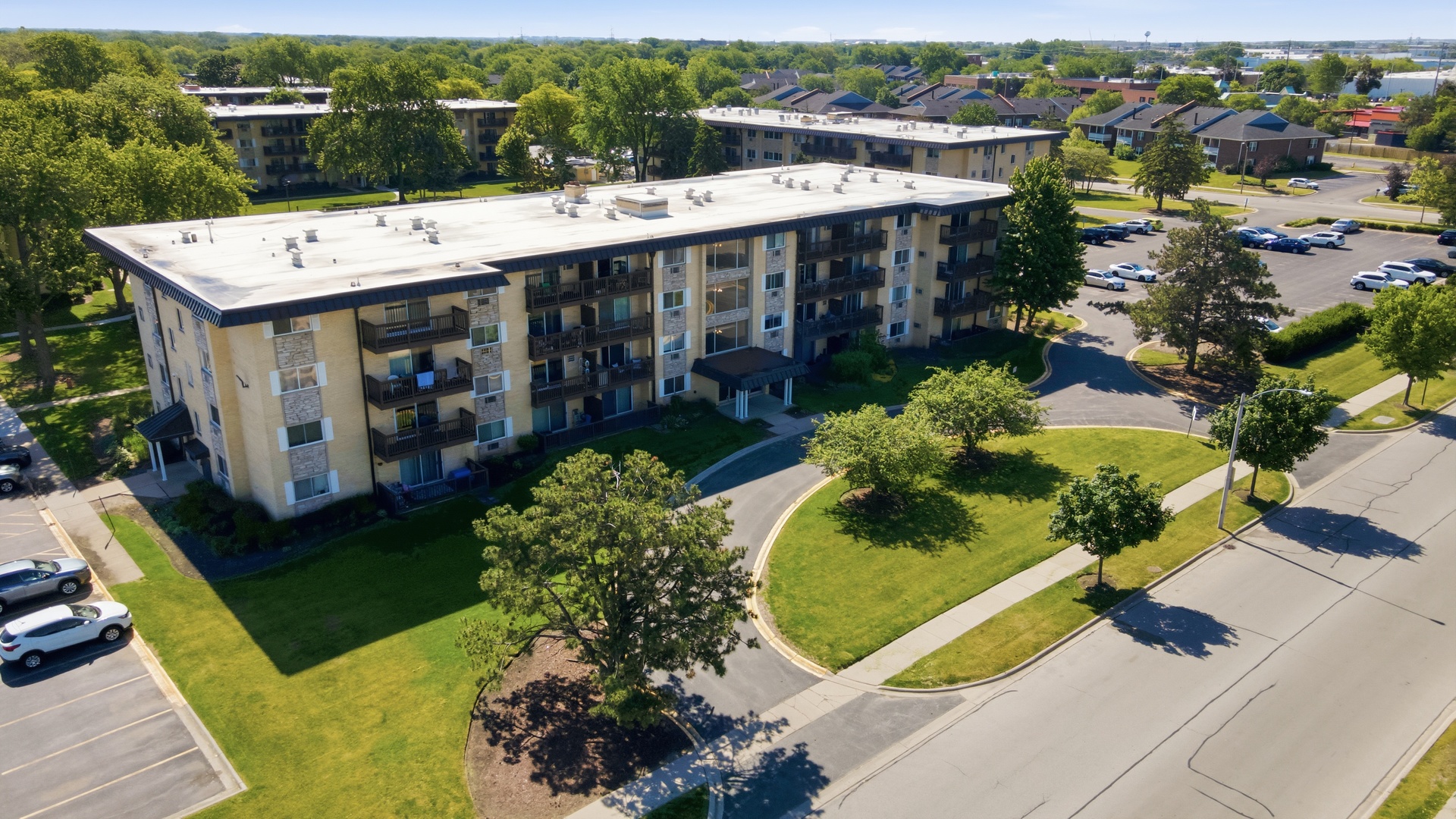 2218 S Goebbert Road #496, Arlington Heights, IL 60005