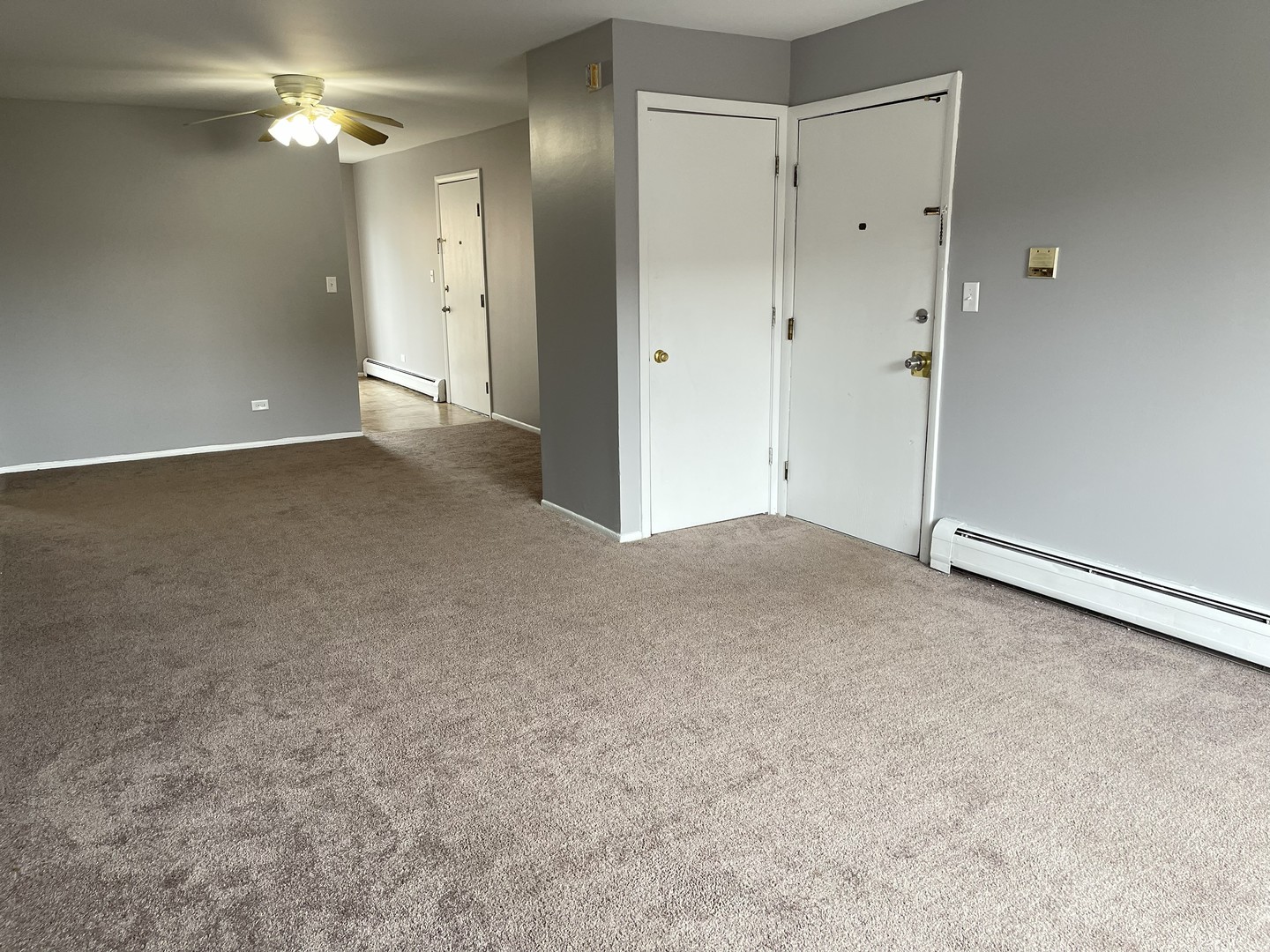 535 Brookside Drive #A, Westmont, IL 60559