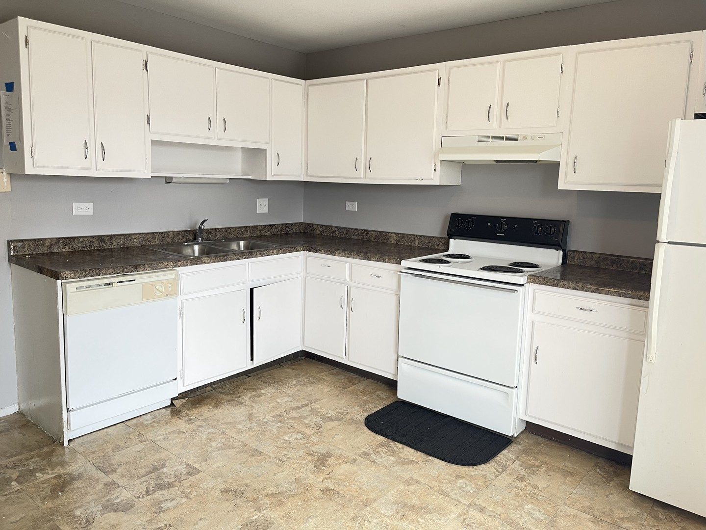 535 Brookside Drive #A, Westmont, IL 60559