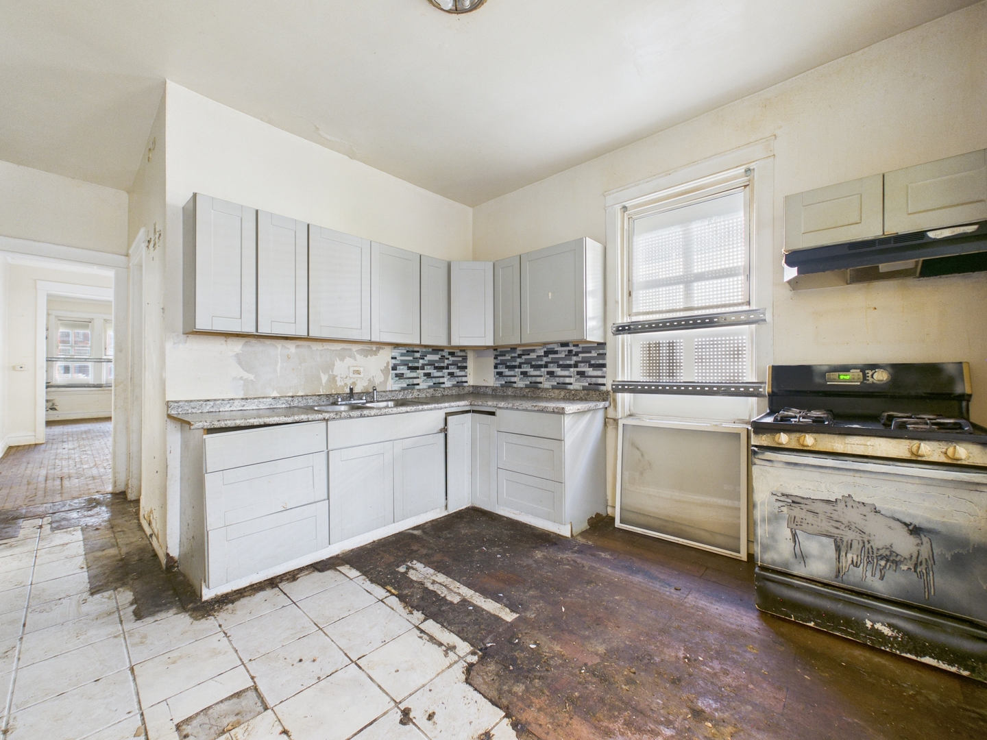 1327 W 72nd Place, Chicago, IL 60636