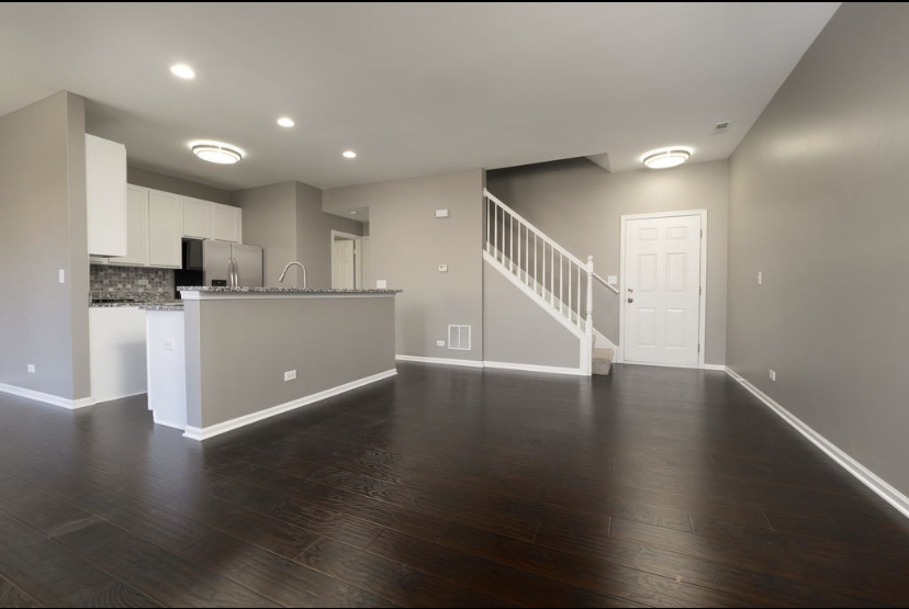 4036 Blackstone Drive #4036, Aurora, IL 60504