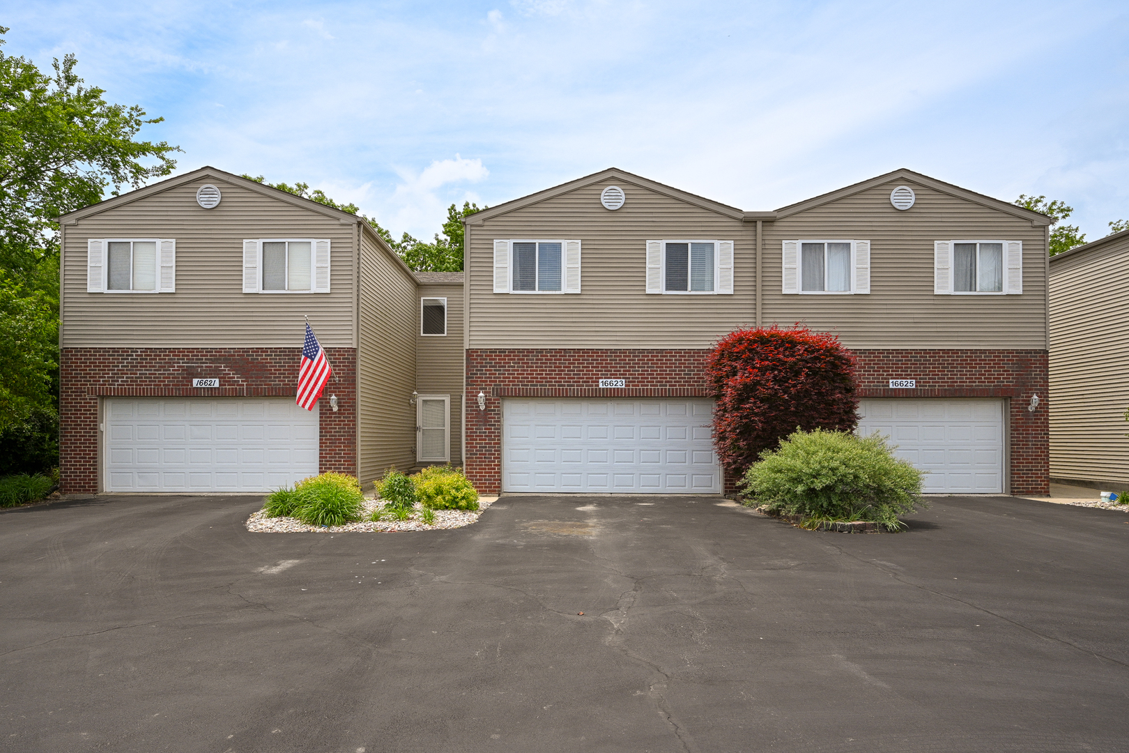 16623 Willow Walk Drive, Lockport, IL 60441