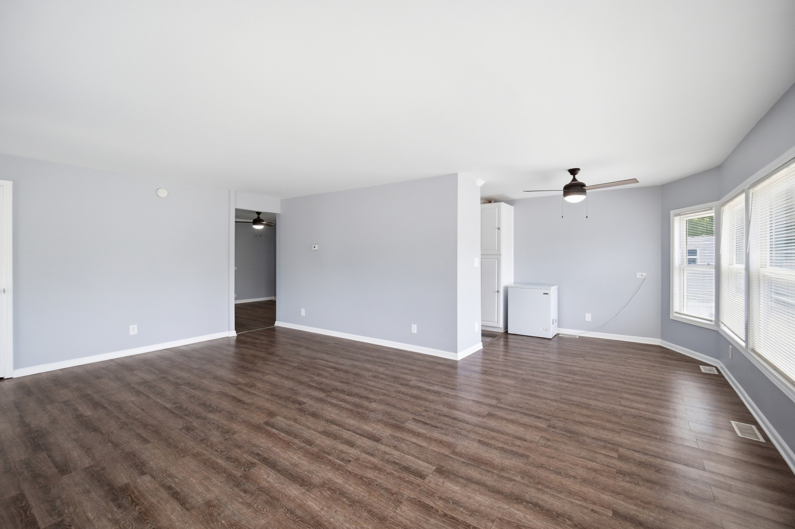165 Hansom Drive, Wheeling, IL 60090