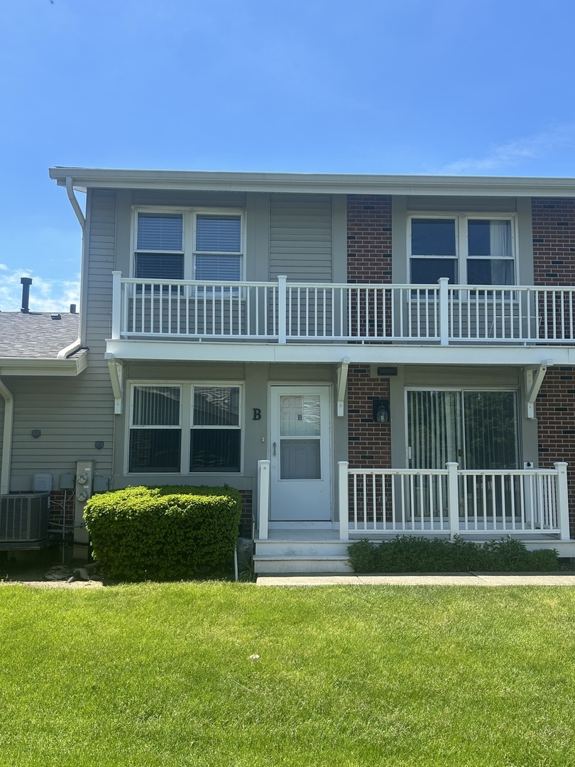 305 Northwestern Court #B, Bloomingdale, IL 60108