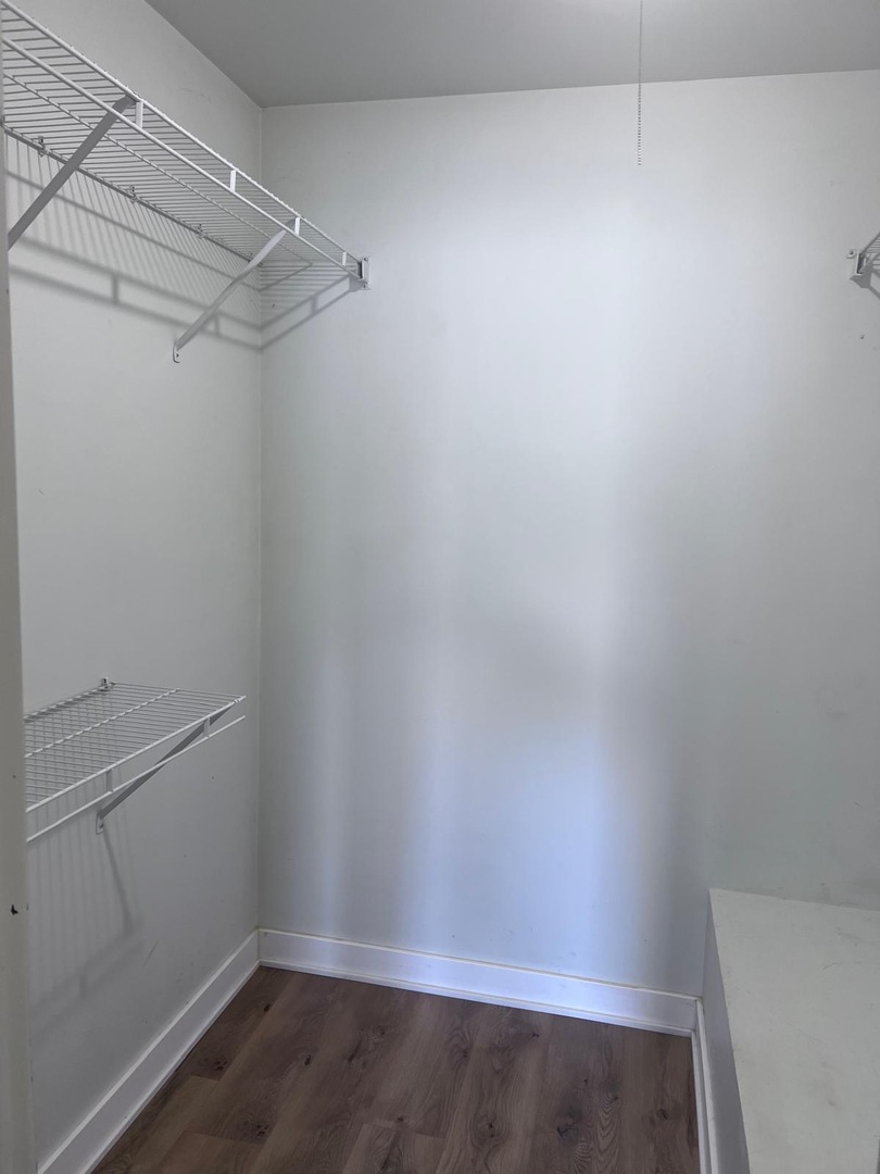 305 Northwestern Court #B, Bloomingdale, IL 60108