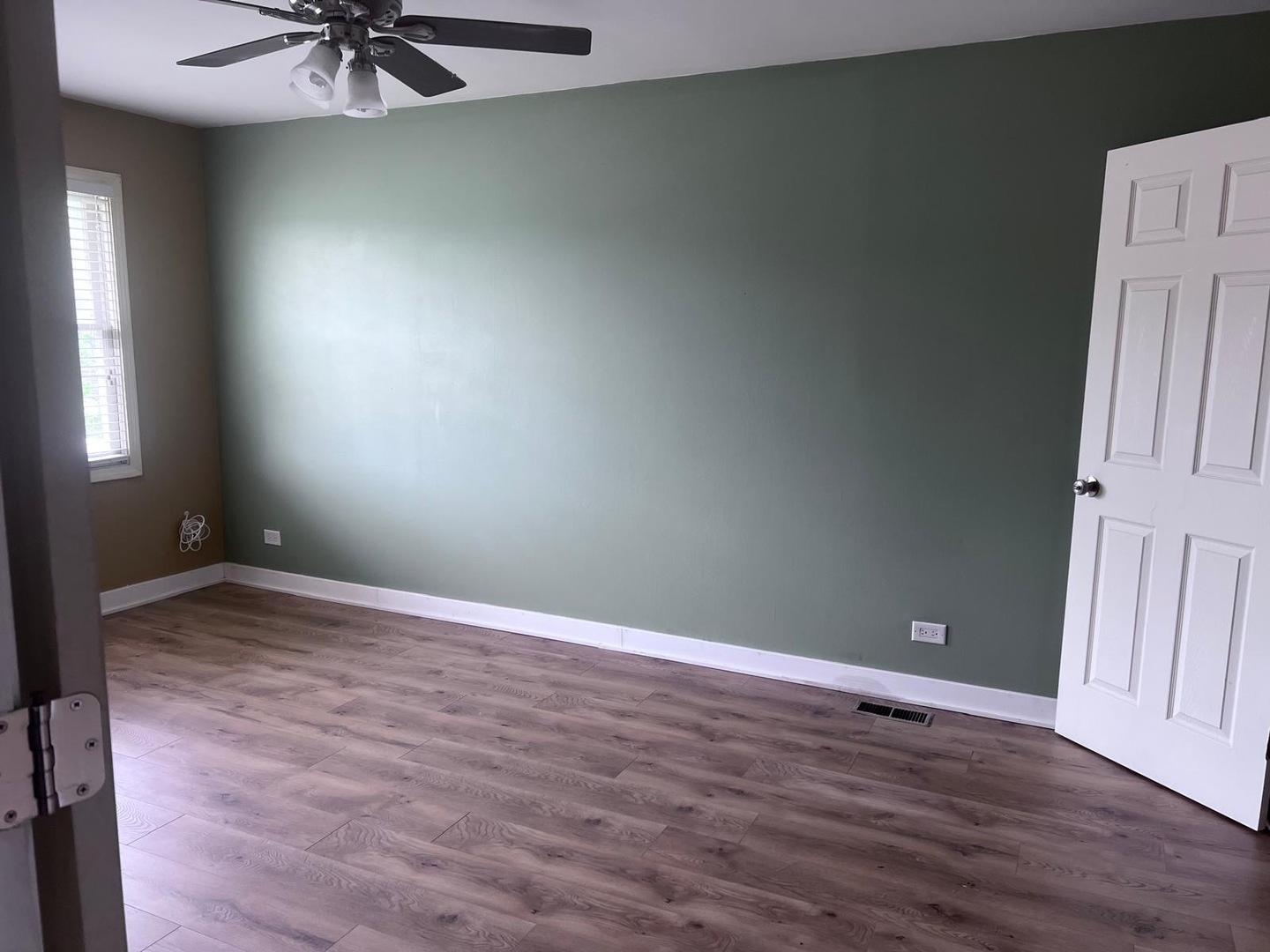 305 Northwestern Court #B, Bloomingdale, IL 60108