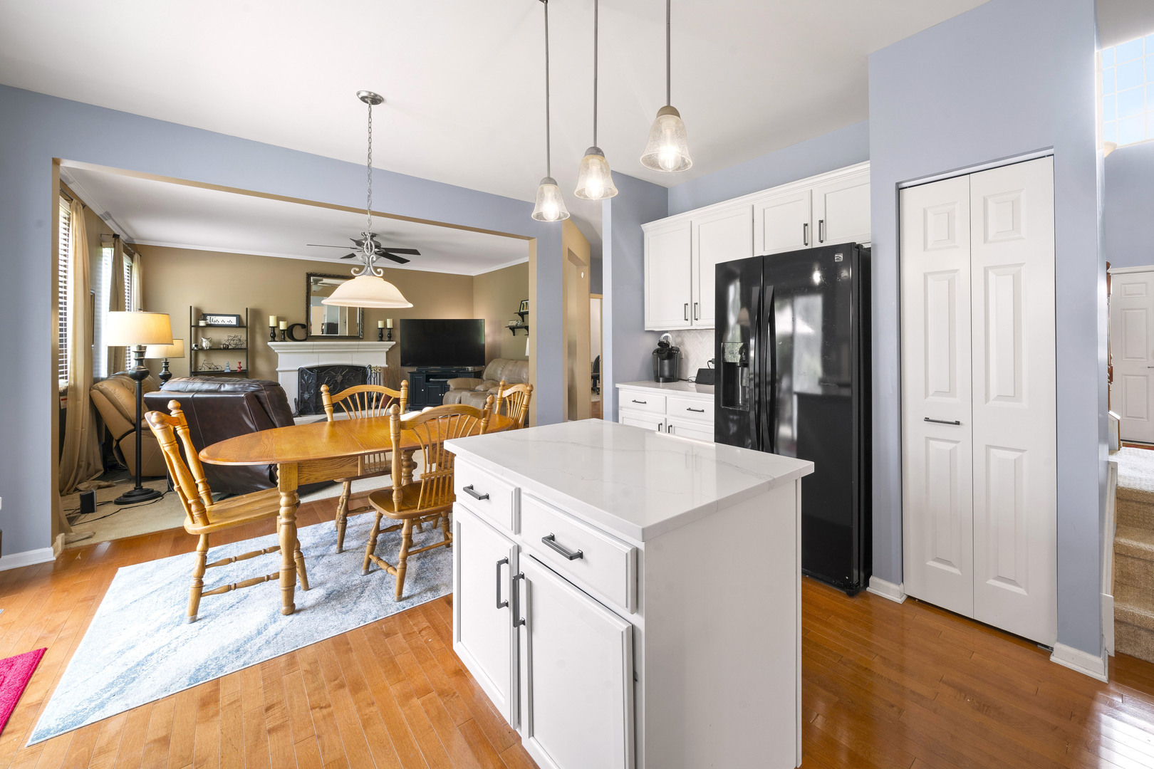 853 Prairie Crossing Drive, Yorkville, IL 60560