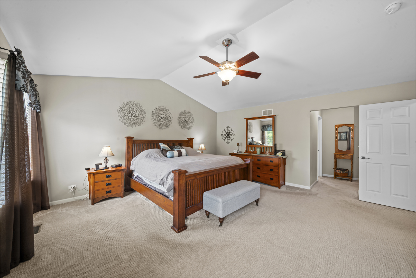 853 Prairie Crossing Drive, Yorkville, IL 60560