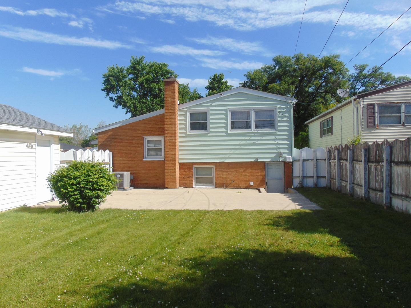 2202 Saint Francis Avenue, Joliet, IL 60436