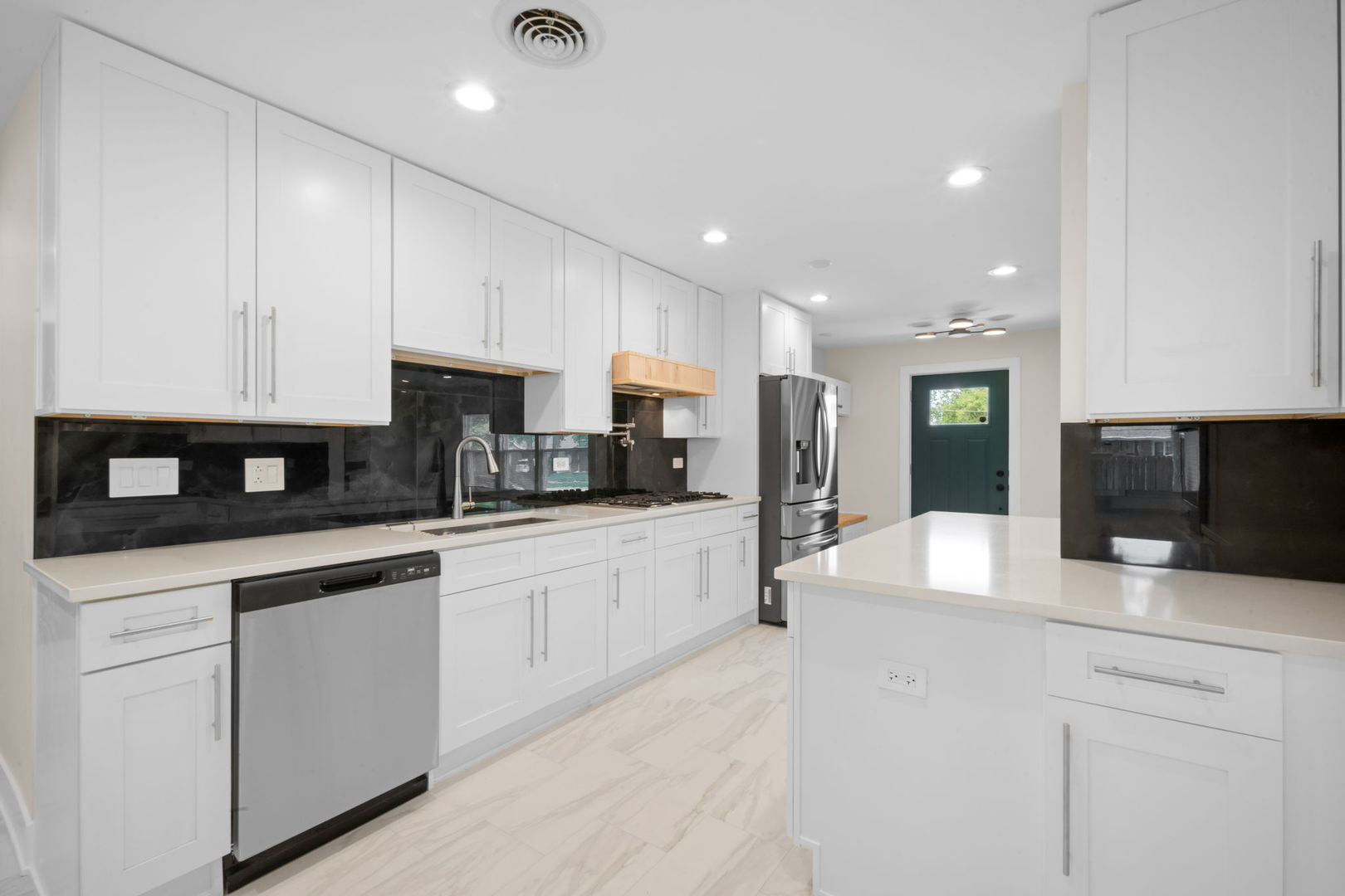 515 E 168th Place, South Holland, IL 60473